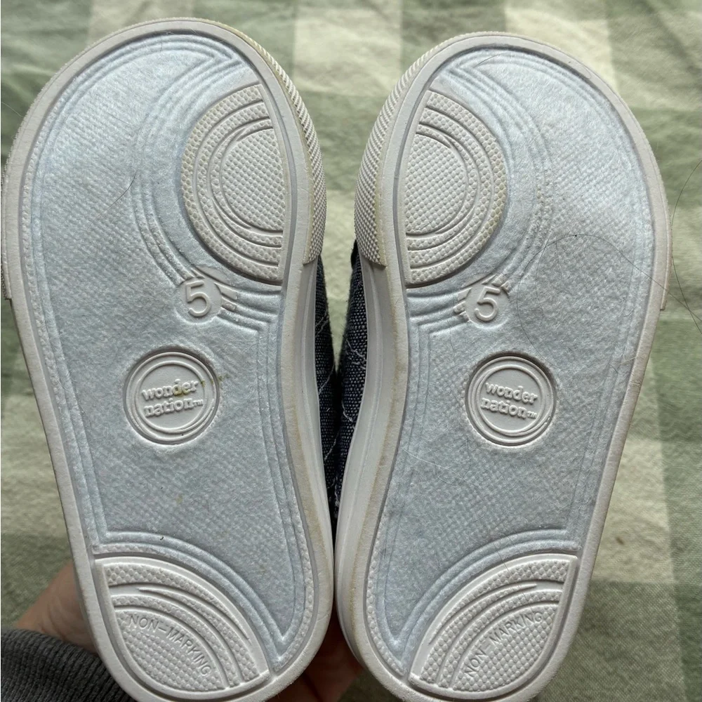 wonder nation Baby 5 Navy Slip-On Canvas Sneakers Velcro Closure Walkers